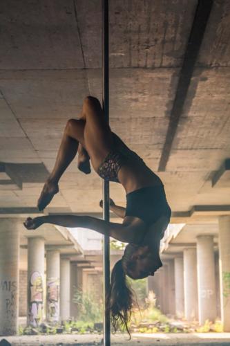 DSC 5313 pole dance stalowa wola tarnobrzeg pole  roll studio (2)