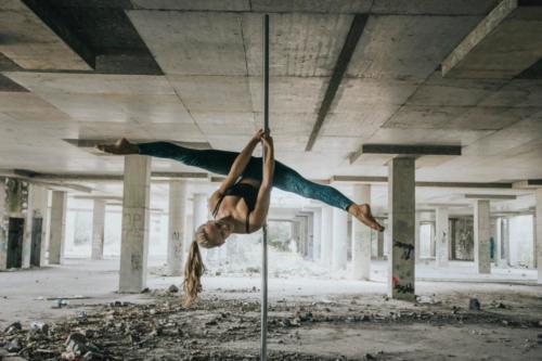DSC 5313 pole dance stalowa wola tarnobrzeg pole  roll studio (9)