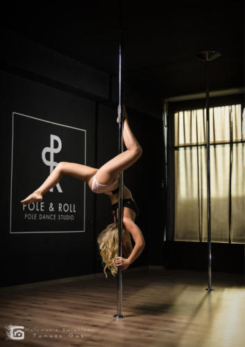 Pole  roll Studio pole dance stalowa wola tarnobrzeg untitled malowanieswiatlem 1310kinga (19)