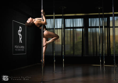 Pole  roll Studio pole dance stalowa wola tarnobrzeg untitled malowanieswiatlem 1310kinga (27)