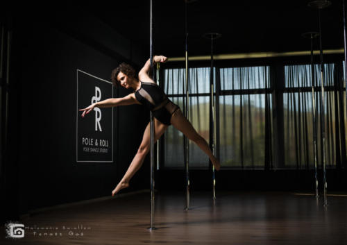 Pole  roll Studio pole dance stalowa wola tarnobrzeg untitled malowanieswiatlem 1310kinga (28)