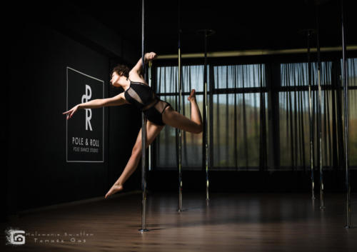Pole  roll Studio pole dance stalowa wola tarnobrzeg untitled malowanieswiatlem 1310kinga (29)