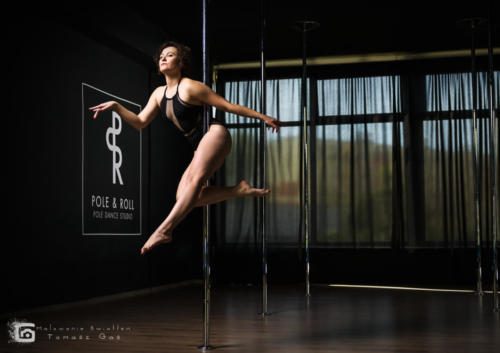 Pole  roll Studio pole dance stalowa wola tarnobrzeg untitled malowanieswiatlem 1310kinga (30)