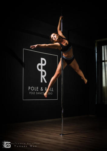 Pole  roll Studio pole dance stalowa wola tarnobrzeg untitled malowanieswiatlem 1310kinga (44)
